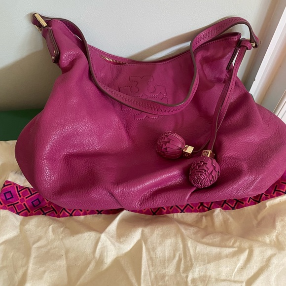 Tory Burch Thea Pebbled Leather Hobo Bag in Wildflower Pink Plum Purple - Picture 3 of 13